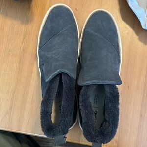EUC TOMS size 11